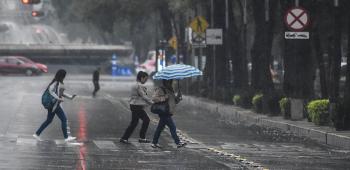 Jueves con cielo nublado y lluvias fuertes al Oriente, Sur y Poniente de la Metrópoli