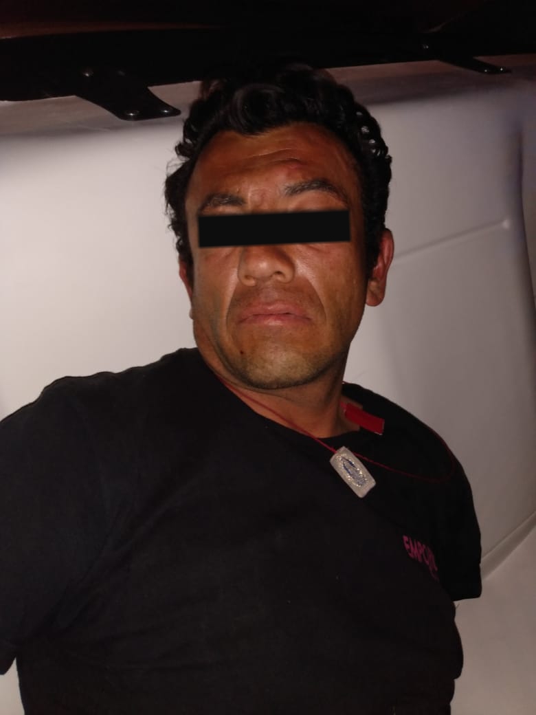 Policías de la SSC aprehenden a un implicado por presunto robo a negocio en la Colonia Tacuba