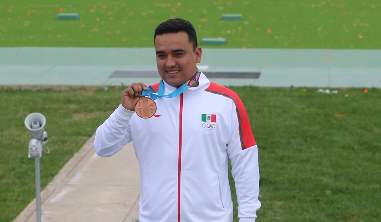 Logra tirador José Luis Sánchez bronce y cuota olímpica en Lima 2019