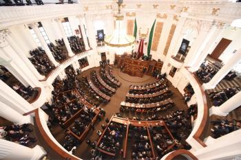 El Congreso de la CDMX se deslinda de la entrega de doctorados honoris causa