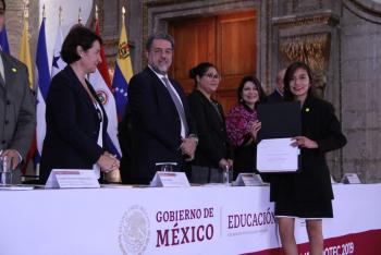 Entrega SEP becas a 315 jóvenes mexicanos para que continúen estudios de educación superior en Francia