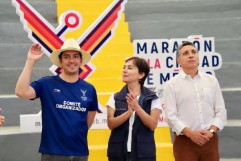 El alcalde Manuel Negrete Arias asistió a la edición número 37 del Maratón de la CDMX