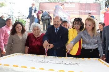 Celebra Iztacalco a los adultos mayores en el Día del Abuelo