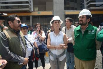 Recorre Claudia Sheinbaum multifamiliar de Tlalpan