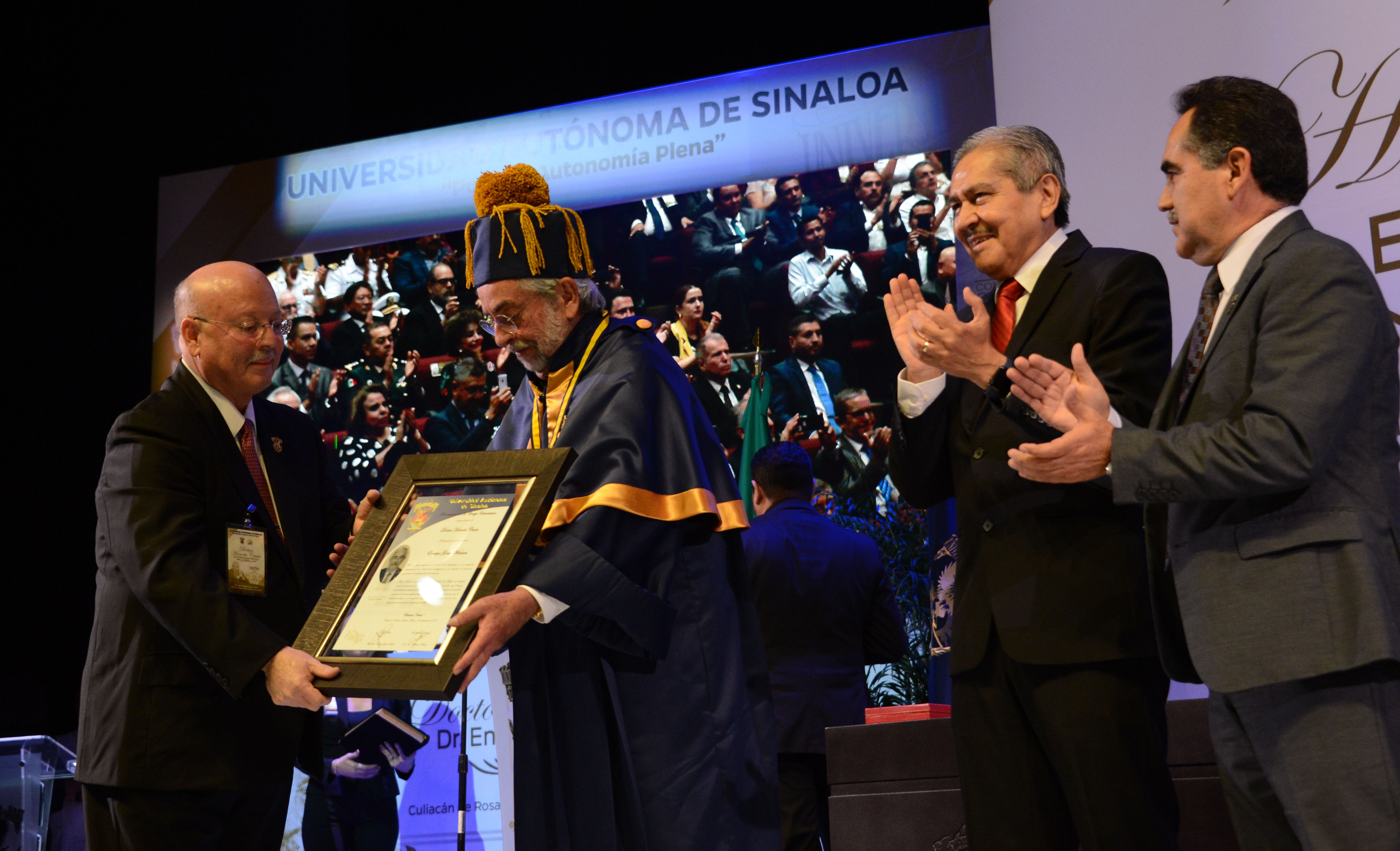 Recibe Enrique Graue el Grado de Doctor Honoris Causa por la UAS