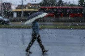 Este miércoles predominará el ambiente caluroso con lluvias ligeras por la noche