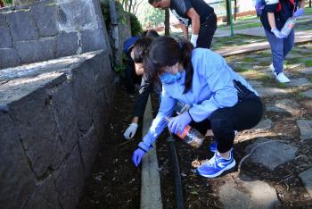 Colillas de cigarro son más contaminantes que los popotes