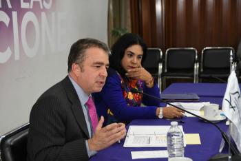 Intercambia IECM experiencias en observación electoral con visitantes y especialistas de El Salvador