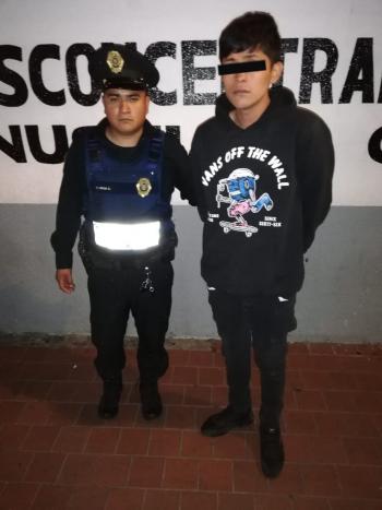 Por robo a negocio en Venustiano Carranza Policías de la SSC detienen a implicado