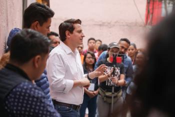 Reciben vecinos de la Paulino Navarro 102 calentadores solares