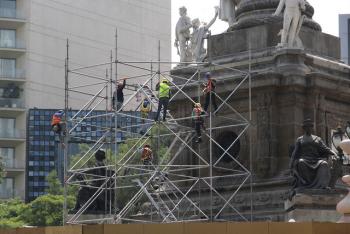 Inicia colocación de andamio para la rehabilitación estructural de la Columna de la Independencia