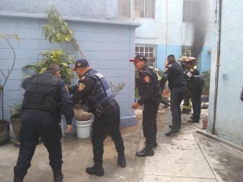 SSC apoya a cuerpos de emergencia en el control de incendio de un departamento en Benito Juárez
