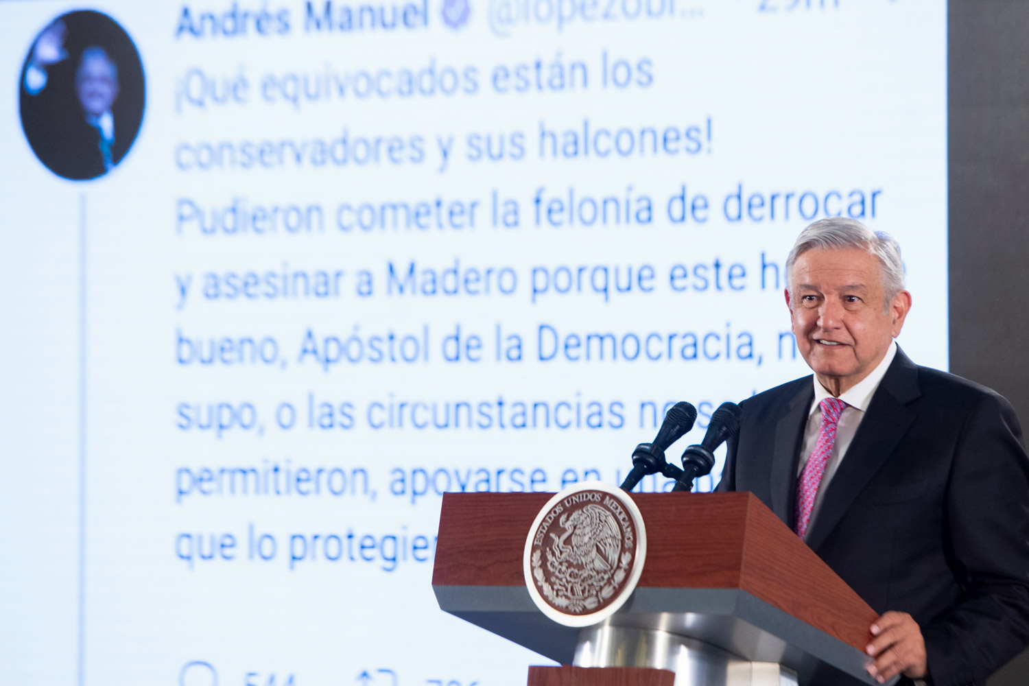 Andrés Manuel López Obrador se compromete a mostrar avances de proyectos estratégicos