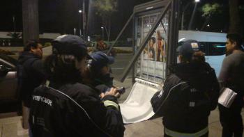 Se retira publicidad en mobiliario urbano