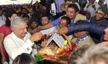 En Temozón, presidente anuncia centro de acopio de miel; ofrecerá Precios de Garantía en la península de Yucatán