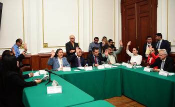 La Comisión de Administración y Procuración de Justicia del Congreso local aprueba sancionar los delitos cometidos en taxis de App