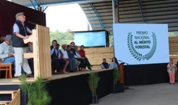 Hoy la política ambiental se apoya en la investigación científica de alta calidad y toma en cuenta a la ciudadanía