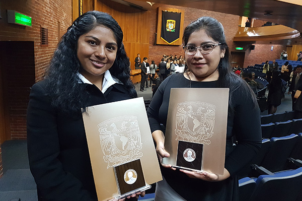 Premia UNAM a jóvenes que realizan labor destacada durante su servicio social