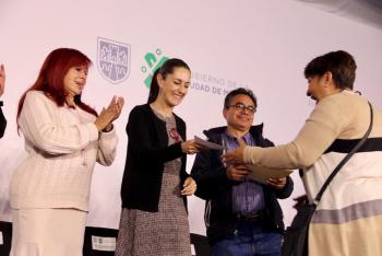 Entrega gobierno capitalino 9.3 mdp para mejorar 106 unidades habitacionales
