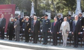 Comandante Supremo de las Fuerzas Armadas encabeza Día de la Armada de México