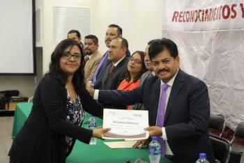 SE ENTREGAN BECAS A ESTUDIANTES QUE CONCLUYERON SU SERVICIOS SOCIAL EN LA ALCALDÍA GUSTAVO A. MADERO