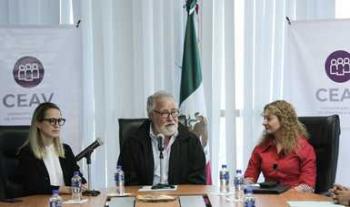 El subsecretario Alejandro Encinas le toma protesta a la nueva titular de la Comisión Ejecutiva de Atención a Víctimas, Mara Gómez Pérez