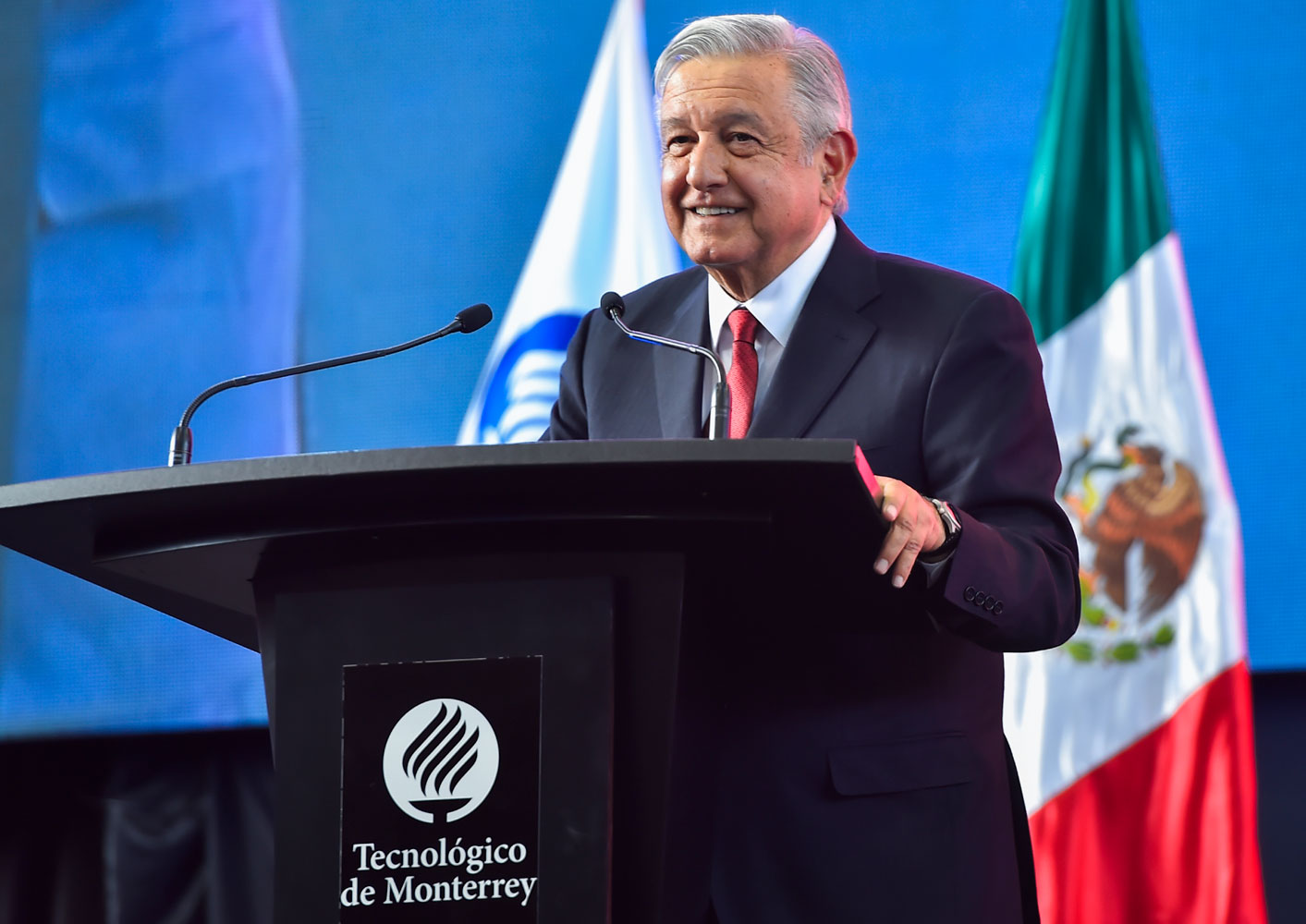 Presidente busca matricular a estudiantes de escasos recursos en el TEC de Monterrey