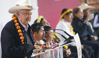 No pasará gasoducto por cerros sagrados, afirma presidente en Pahuatlán