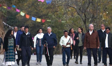 Presidente reconoce al pueblo de Oaxaca por terminación de los primeros caminos rurales: por eso confiamos en ustedes