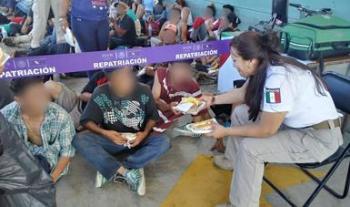 Rescata INM 402 personas migrantes y busca a 58 más que se internaron en la selva