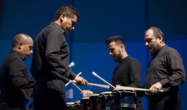 Percusionistas de La Chávez y del ensamble SAFA interpretarán Drumming, obra que combina timbres y sonidos casi hipnóticos