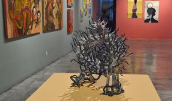 Creadores de diversas generaciones dialogan con un arte ecléctico y delirante en la Galería José María Velasco