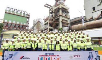 En Monterrey, presidente López Obrador visita a Jóvenes Construyendo el Futuro en dos centros de trabajo