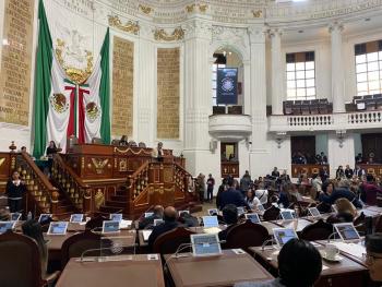 Presentan iniciativas para reformar la Constitución de la CDMX en materia de revocación de mandato y consulta popular