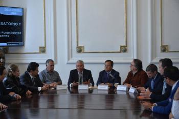 Presentan en instalaciones del Congreso local el libro “El Sistema Acusatorio y Oral”, del académico Carlos Cuencadardon
