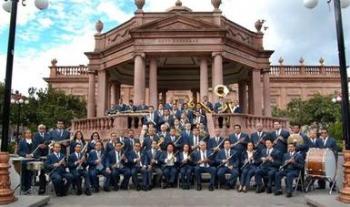 Banda de Música del Gobierno del Estado de San Luis Potosí lleva alegría a las plazas públicas