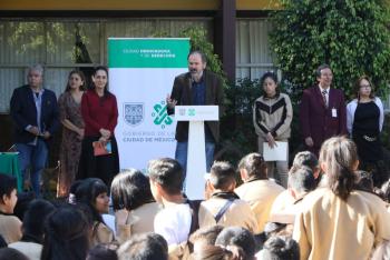 Encabezan Jefa de Gobierno y el escritor Juan Villoro jornada de "Lunes por la Educación para la Paz"