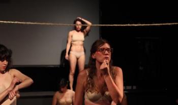 El proyecto “Mujeres” es una reflexión escénica sobre el hecho de ser mujer en México.