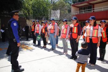 Toma protesta la Primera Brigada de Seguridad Escolar en la Ciudad de México