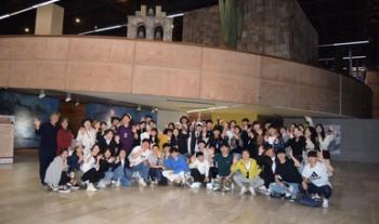 Grupo de jóvenes coreanos visitó el Museo de las Californias del CECUT