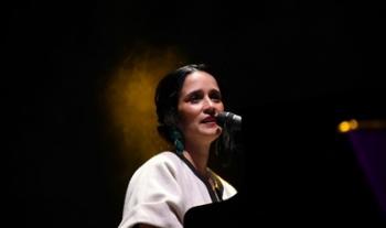 Julieta Venegas se reencontró con el público tijuanense en el CECUT