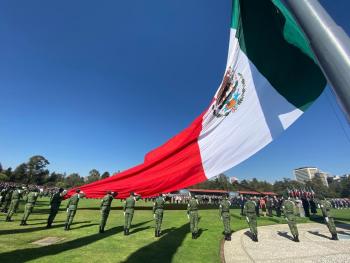 Asiste Jefa de Gobierno a la ceremonia conmemorativa del Día de la Bandera