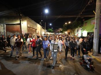 Iluminan sendero en la Anáhuac