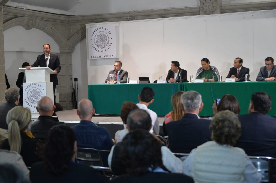 En instalaciones del Congreso de la CDMX se reúnen con representantes del sector médico para escuchar inquietudes y peticiones