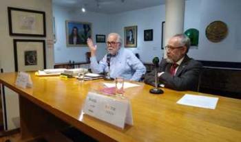 Héctor Perea compartió recuento de su trabajo literario y su vínculo con la obra de Alfonso Reyes