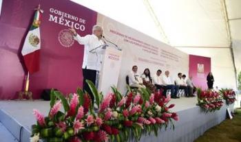 En Macuspana, presidente anuncia sistema de abasto de agua potable y acciones de mejoramiento urbano