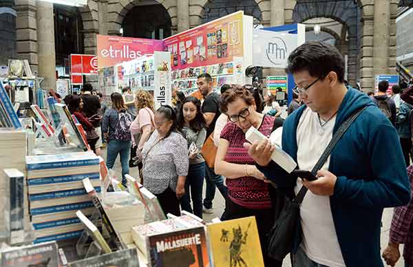 Cerca de 137 mil personas asistieron a la Feria Internacional del Libro de Minería