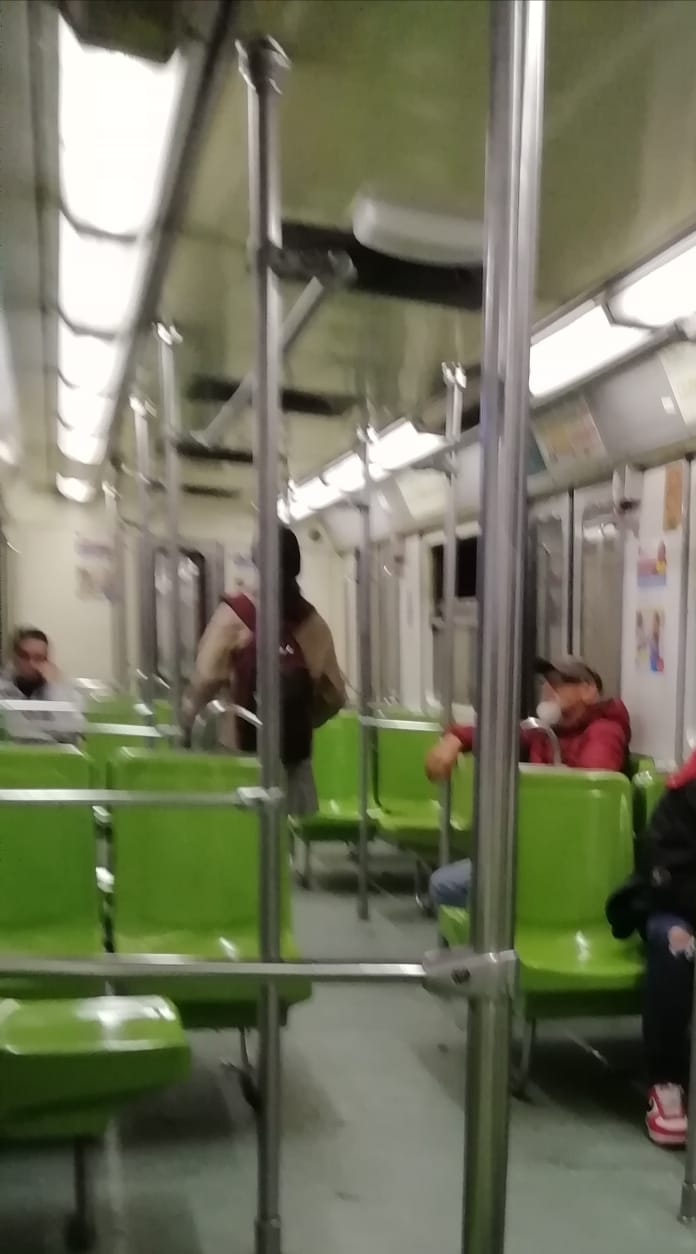 Historias en el metro - De secundaria soy