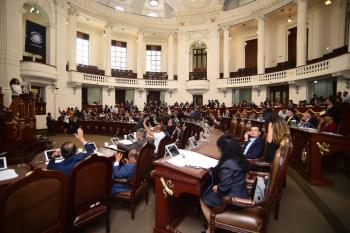 Congresistas presentan iniciativas para combatir la violencia en contra de las mujeres y los menores