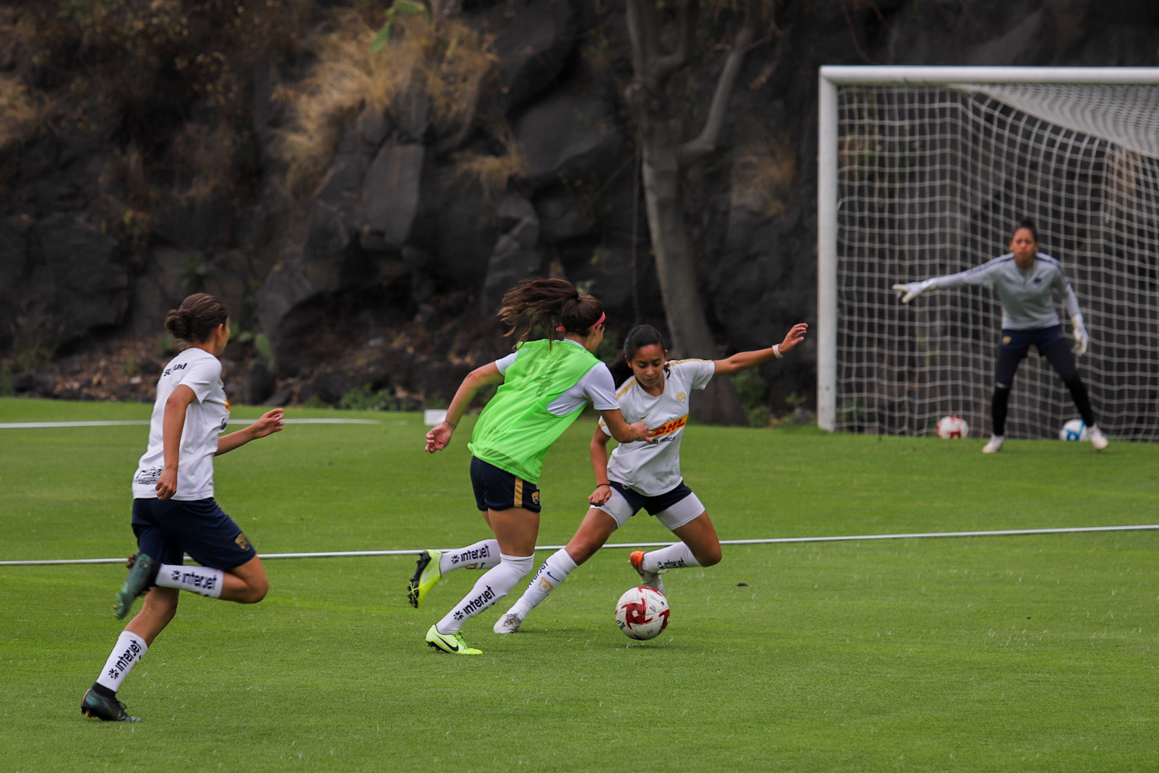 “Será histórico jugar el primer partido femenil de futbol soccer en el Estadio Olímpico Universitario”